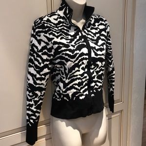 Black and white Front zip sweater Jones New York